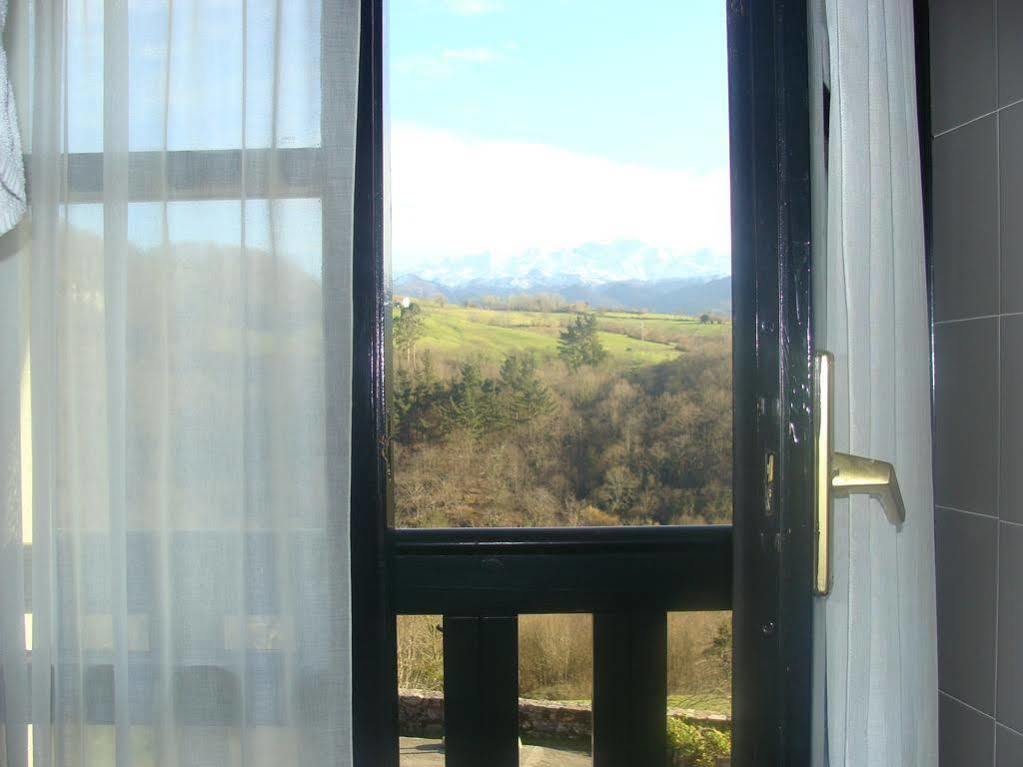 Hotel Montanas De Covadonga Onís Kültér fotó