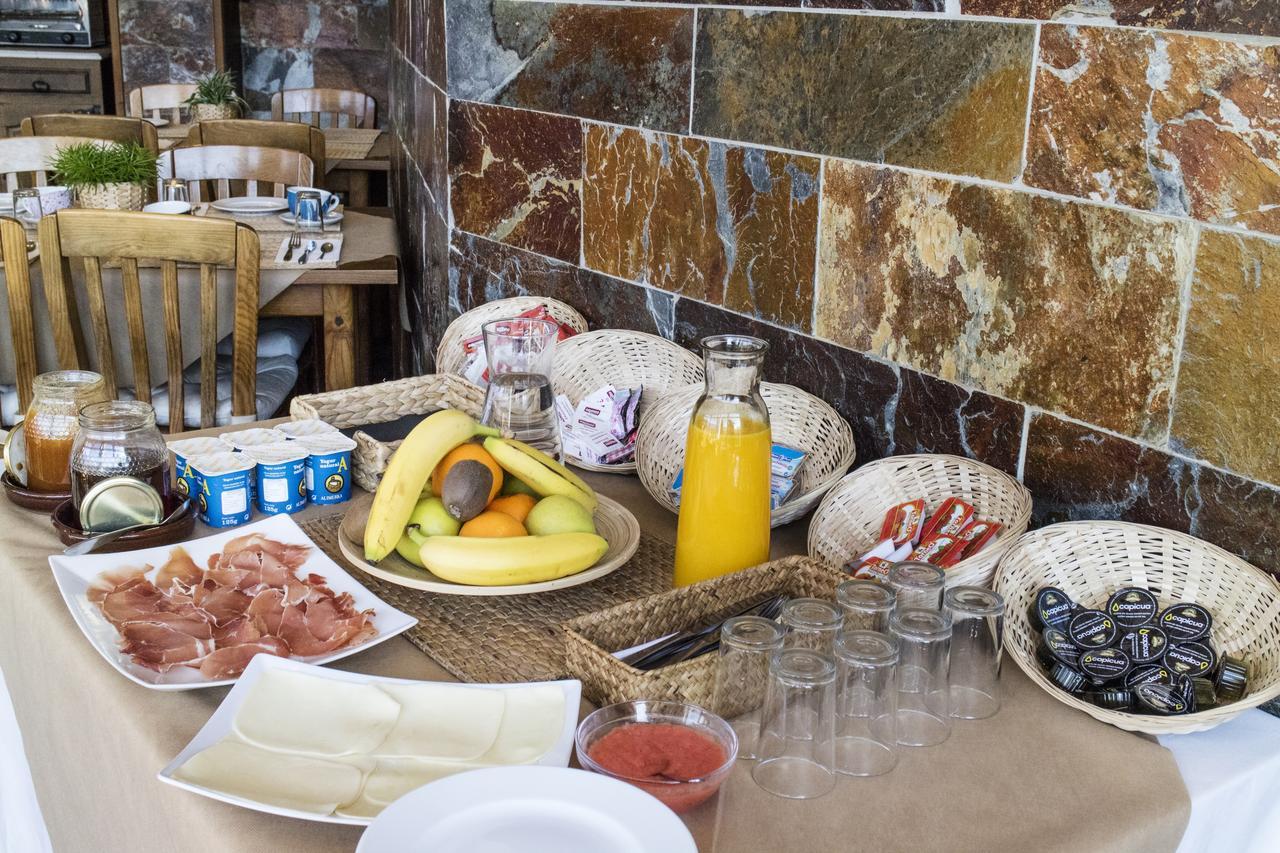 Hotel Montanas De Covadonga Onís Kültér fotó