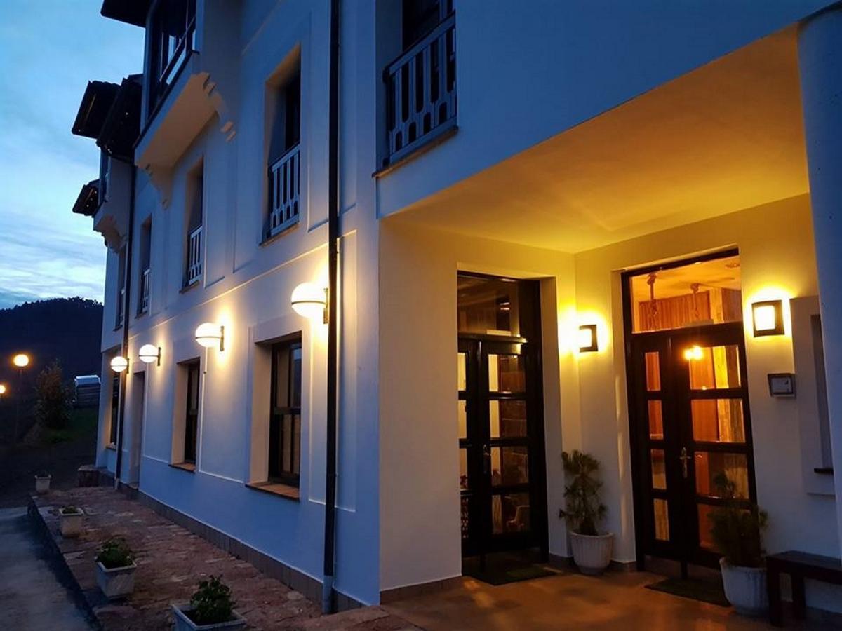 Hotel Montanas De Covadonga Onís Kültér fotó